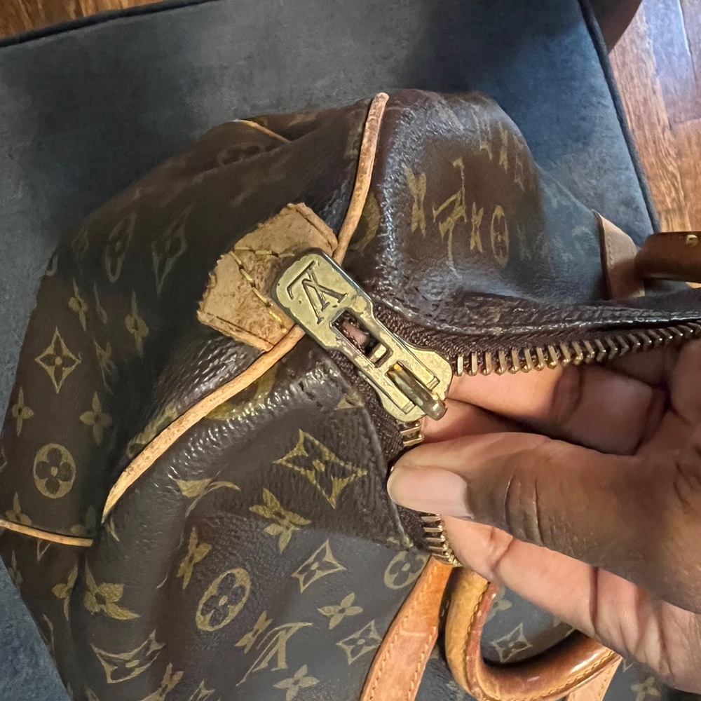 Louis Vuitton Duffle - Picture 6 of 12